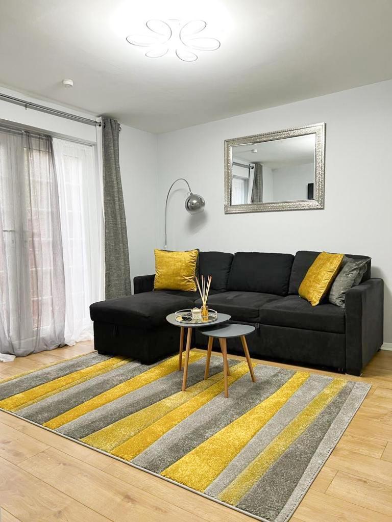 Beautiful Apartment In Beckton With Private Entrance And Garden Лондон Экстерьер фото