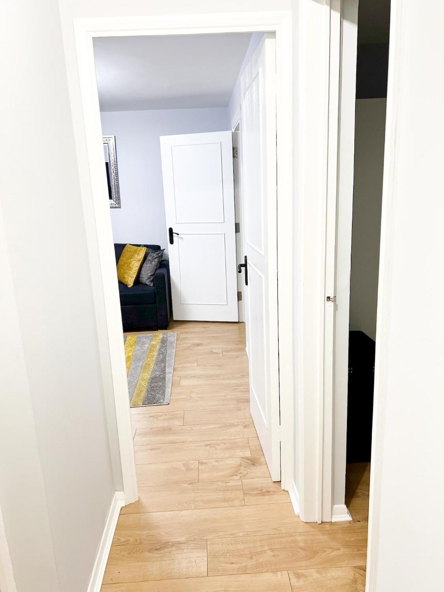 Beautiful Apartment In Beckton With Private Entrance And Garden Лондон Экстерьер фото