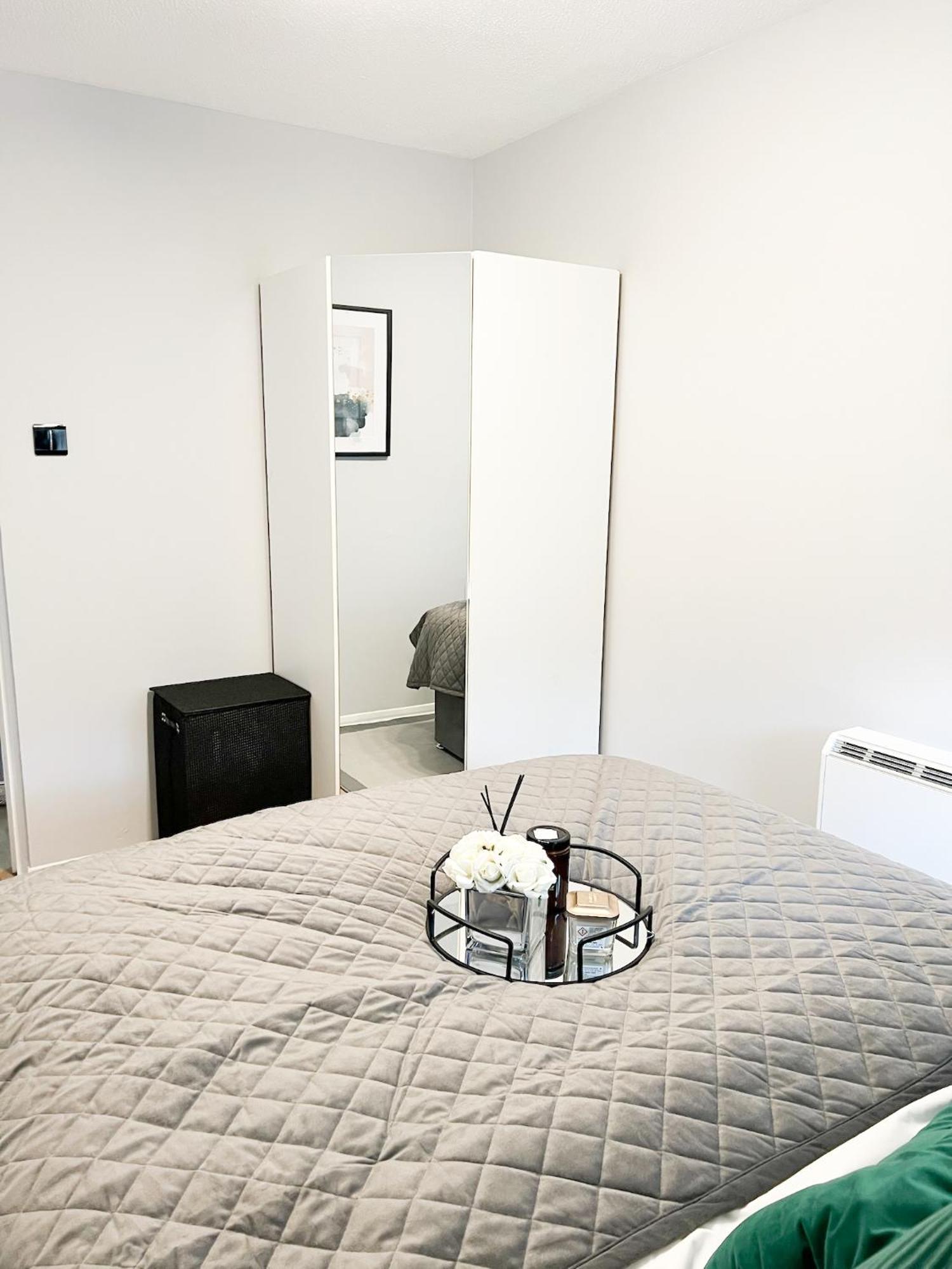Beautiful Apartment In Beckton With Private Entrance And Garden Лондон Экстерьер фото